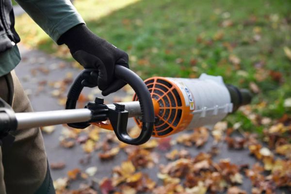 Аккумуляторный комбидвигатель STIHL KMA 120 R (FA080116820)