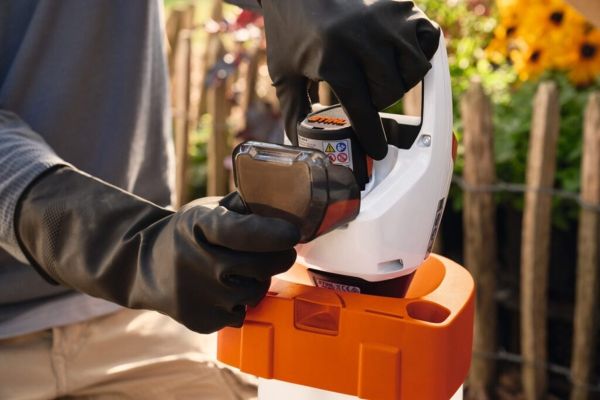 Акумуляторний обприскувач STIHL SGA 30 (SA090117004)