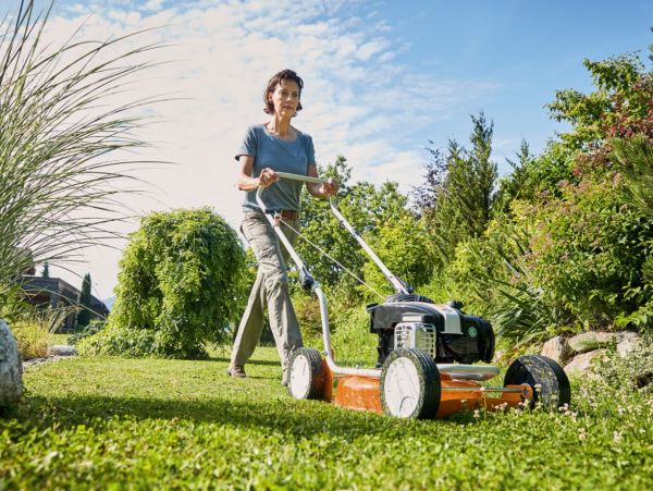 Газонокосарка бензинова STIHL RM 2 R (63570113405)