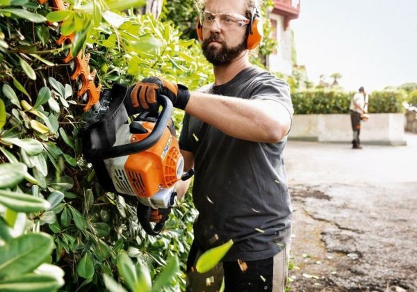 Кущоріз бензиновий STIHL HS 82 R (42370112977)