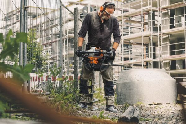 Акумуляторний мотобур STIHL BTA 140 (UA010119201)