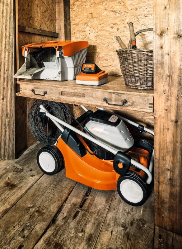 Газонокосарка акумуляторна STIHL RMA 443 (63380111404)