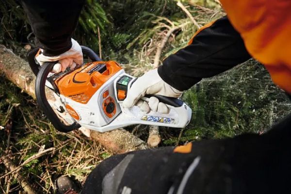 Акумуляторна пилка STIHL MSA 300 C (MA022000034)