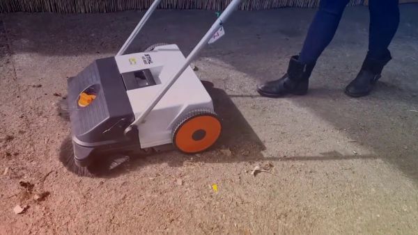 Підмітальна машина STIHL KG 550 (48600194705)